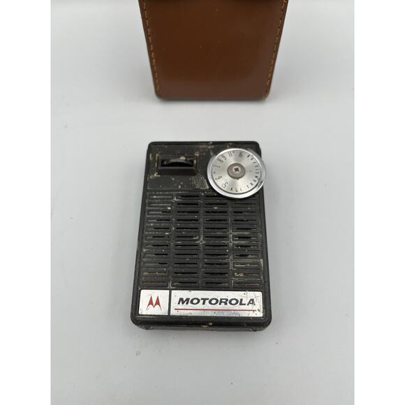 Vintage 1961 Motorola X23E Transistor Radio With Original Case - Picture 2 of 5